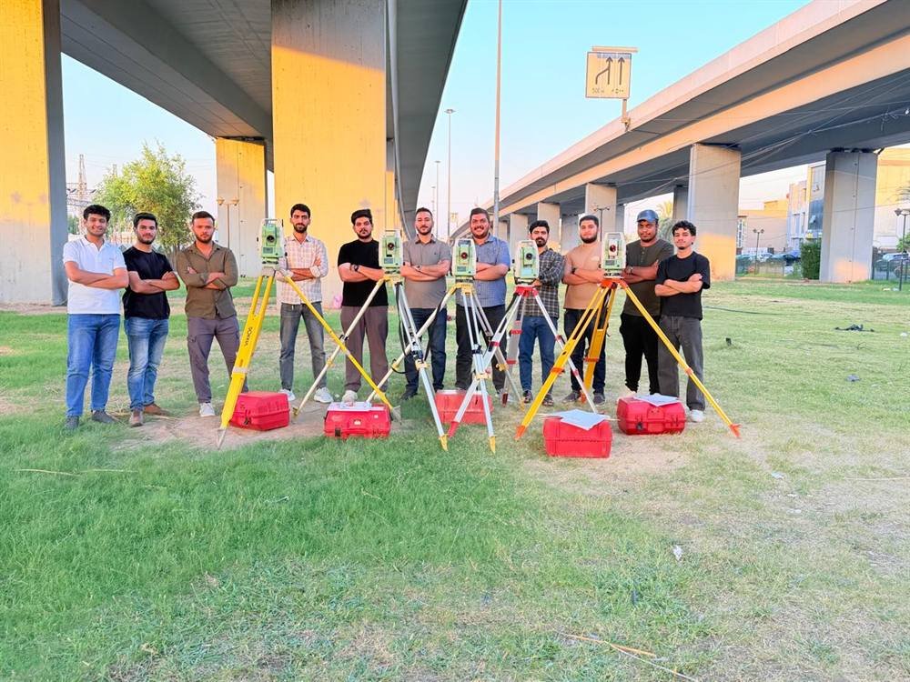 متابعة المدرب للمتدربين